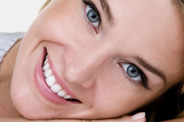 چرا معمولاً قبل از شروع درمان ارتدنسی باید تمام پوسیدگی‌های دندانی بر طرف شود؟